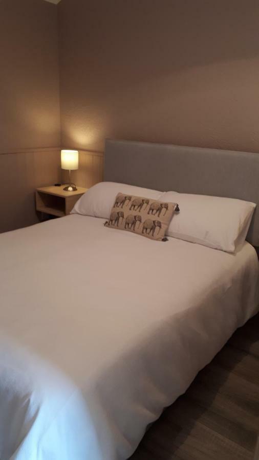 Belmont Suzies Self Catering Belmontアパートメント エクステリア 写真